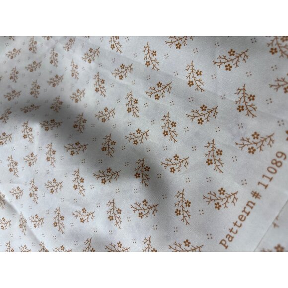 Floral Gatherings Primitive Gatherings Brown Floral Cotton Fabric 62" x 55" Quil - Picture 5 of 8